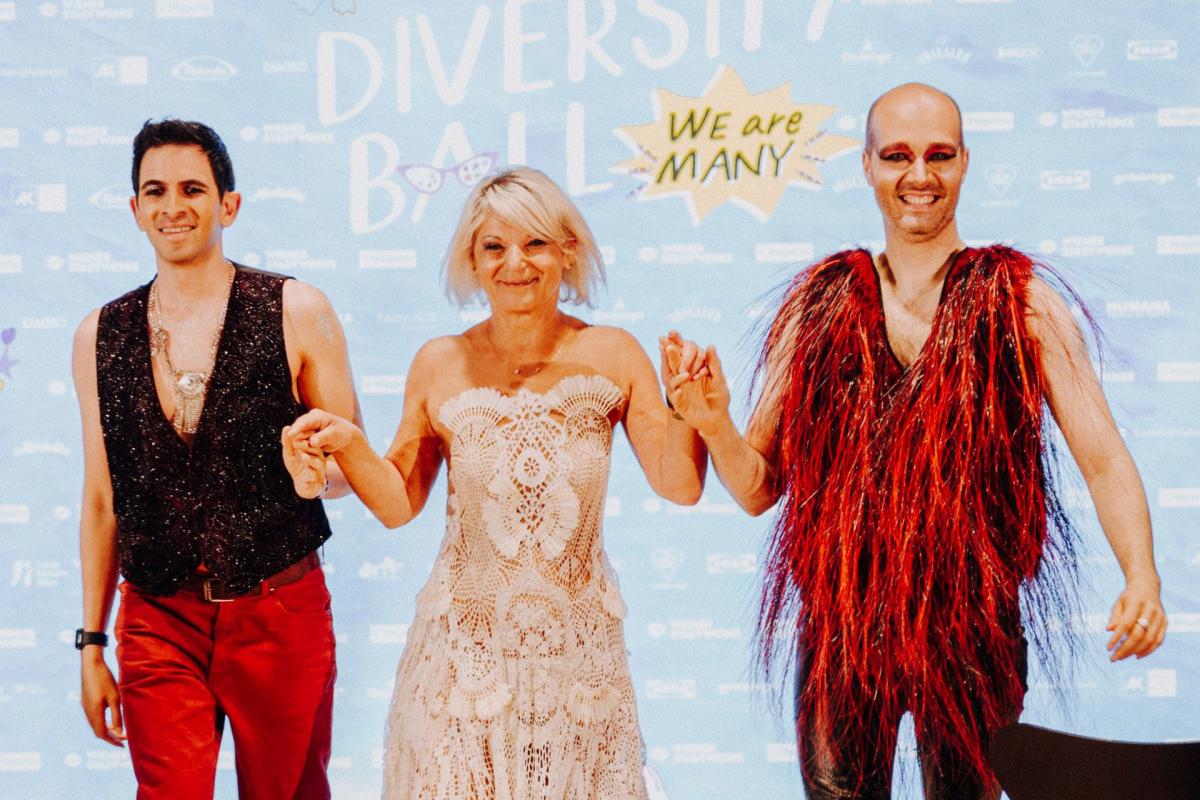 Mag. Sreco Dolanc mit Attila Gümüssuyu und Monika Haider bei der Pressekonferenz des Diversity Balls 2024.